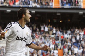 开云·Kaiyun网页版-体育中心夜跑活动广受市民欢迎，体育场夜跑