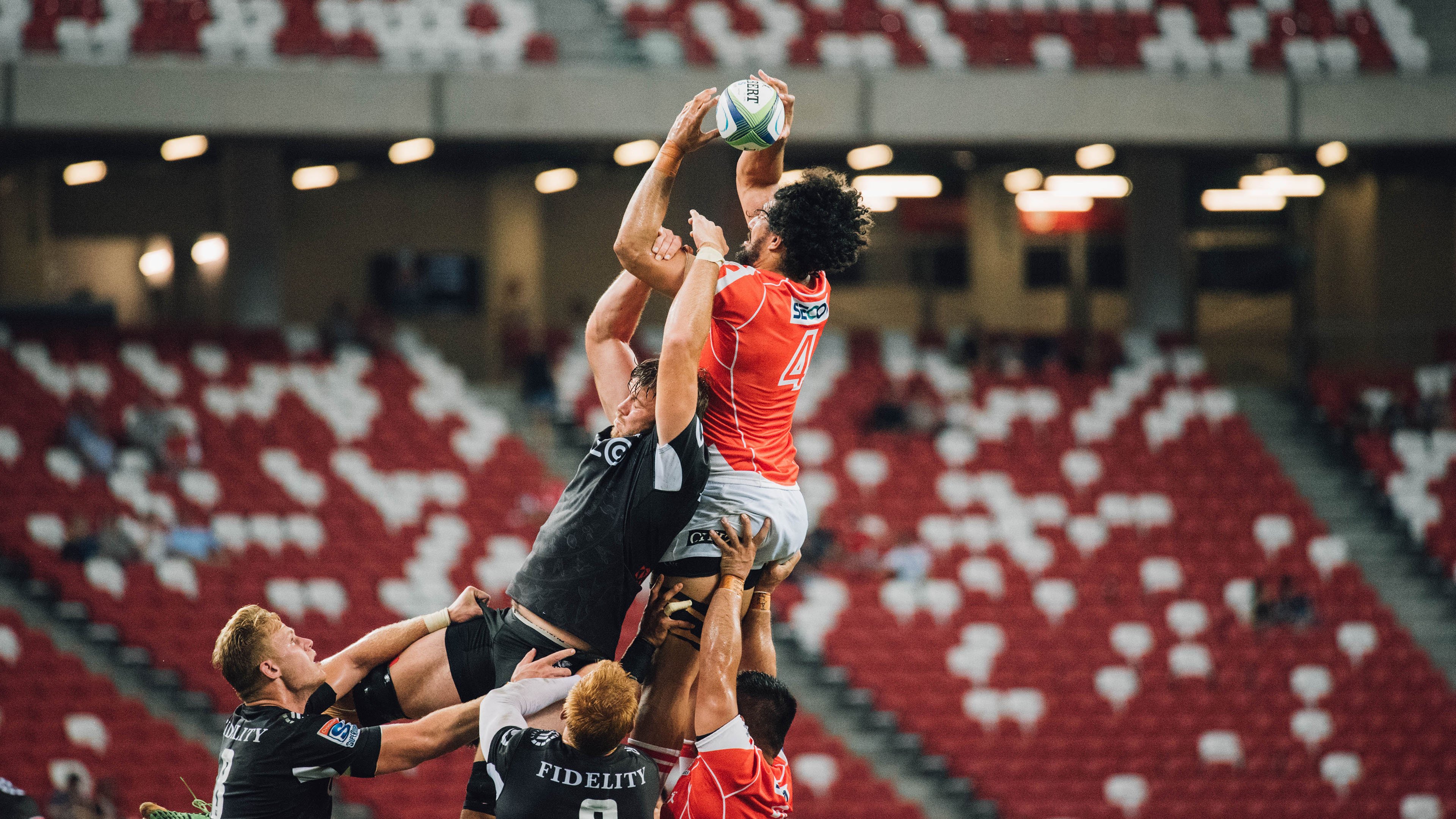 中锋是否应主动参与外线传球转移,中锋在球队的作用